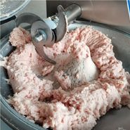 Нарезать мясо